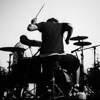 ¿Quieres aprender bateria en ICZ Bolivia?