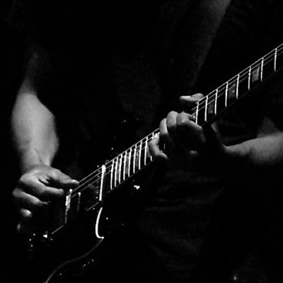 ¿Quieres aprender guitarra en ICZ Bolivia?